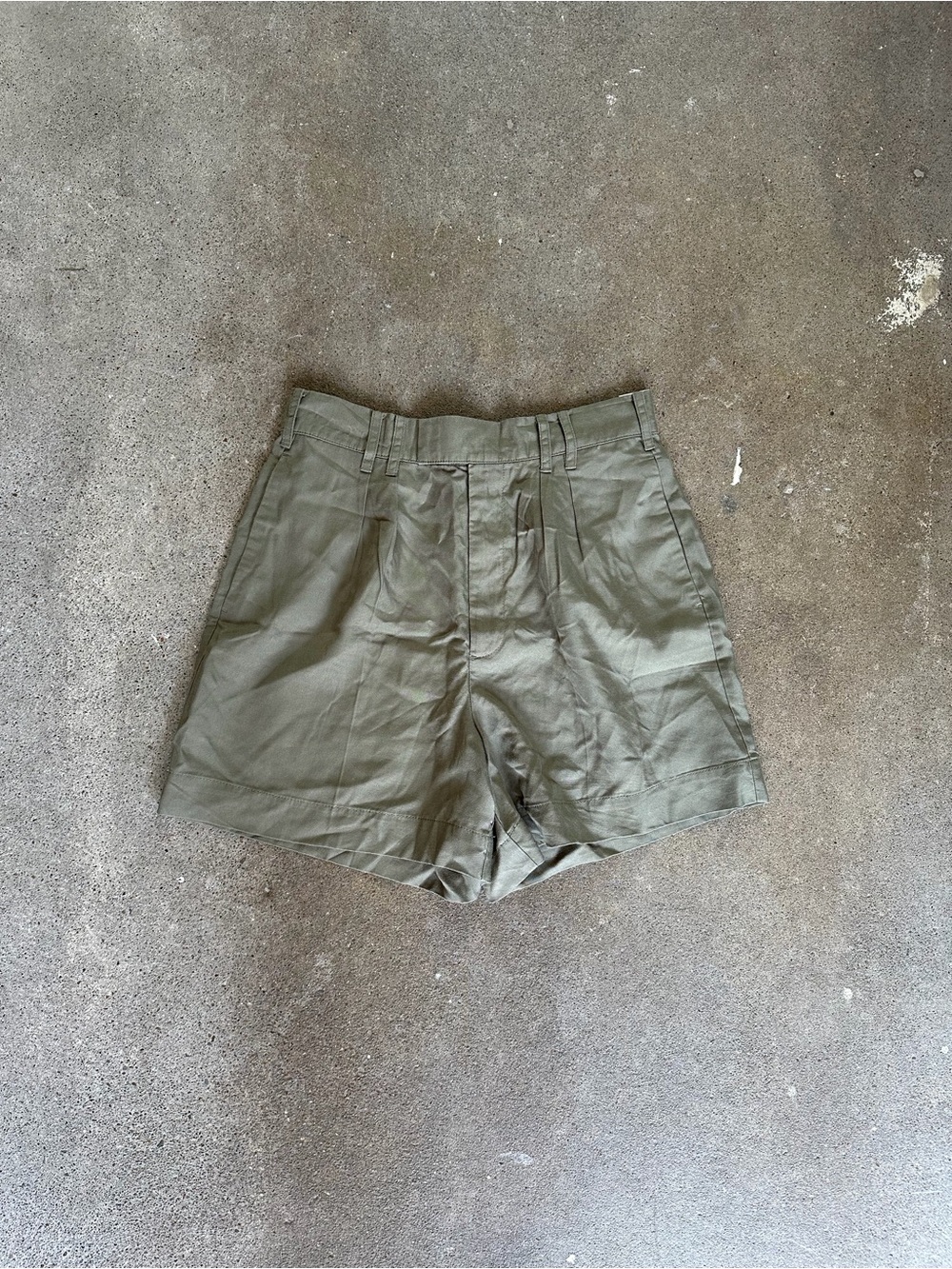 NWT Abercrombie & Fitch Ultra High Rise Pleated Trouser Shorts Green Size Medium